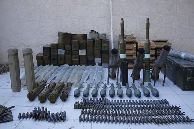 سوريا.. ضبط مستودع ذخائر وأسلحة في منزل مهجور بريف دير الزور