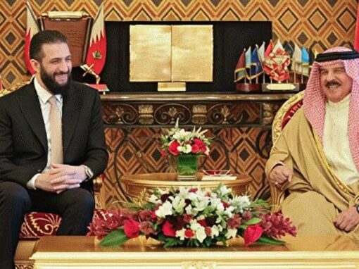 ملك البحرين يستقبل الرئيس السوري ويستعرضان علاقات البلدين