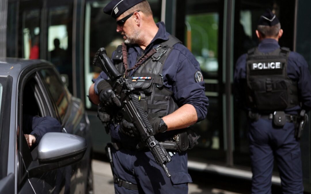 بسبب تشابه الأسماء.. سجن بفرنسا يطلق عن طريق الخطأ سراح نزيل مدان