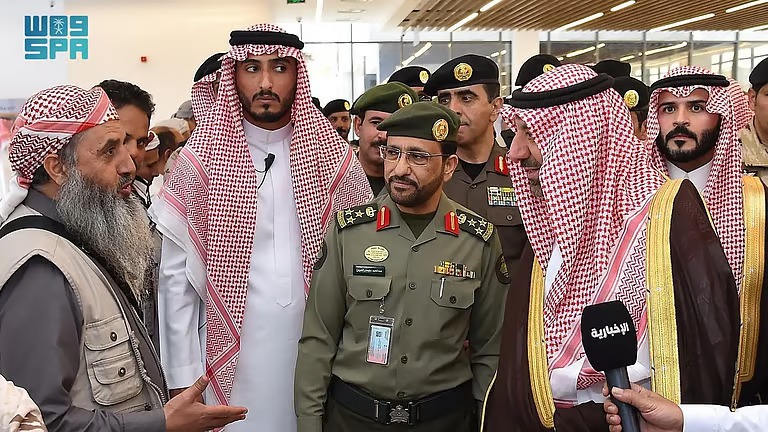 حجاج يمنيون يشيدون بالخدمات عبر منفذ الوديعة: “غير غريب على السعوديين”