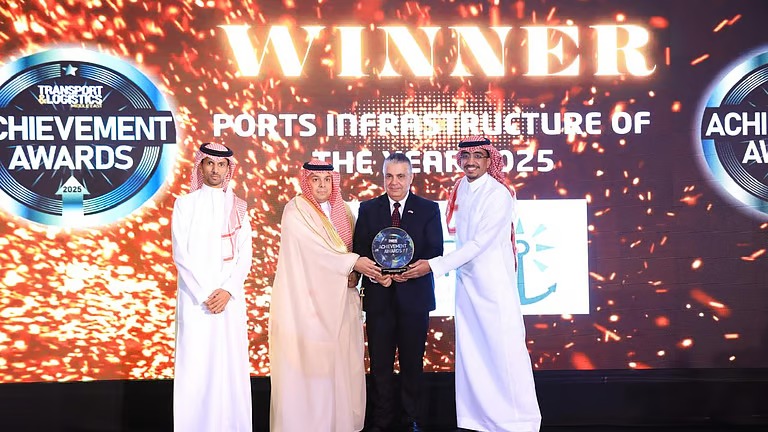 “موانئ” تحصل على جائزتي “البنية التحتية للموانئ” و “المنصة اللوجستية” ضمن جوائز “TLME 2025”