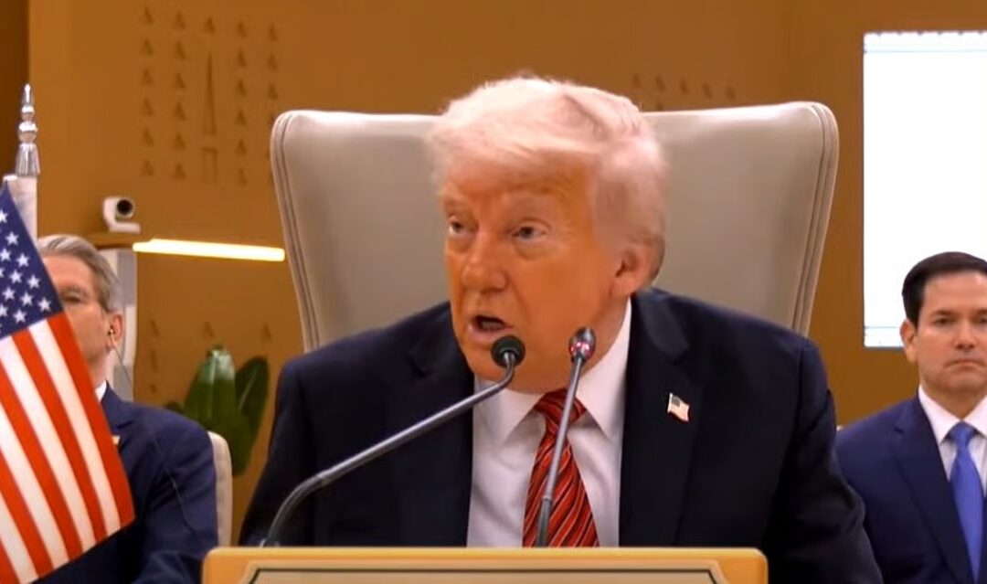 ترمب خلال القمة الخليجية – الأمريكية: نبحث تطبيع العلاقات مع سوريا بعد مناقشة الأمر مع ولي العهد