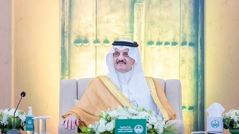 أمير الشرقية يتابع سير المشاريع التنموية بحفر الباطن