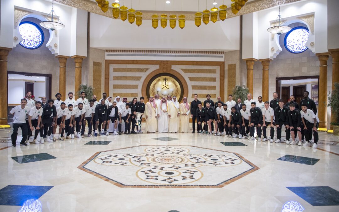 نائب أمير منطقة مكة المكرمة يستقبل النادي الأهلي