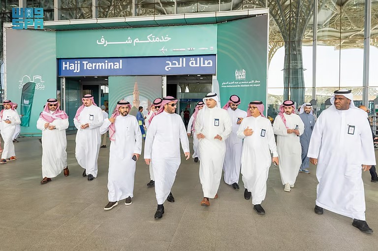 بالمدينة.. “محافظ هيئة الاتصالات” يقف ميدانيًا على الاستعدادات لخدمة ضيوف الرحمن