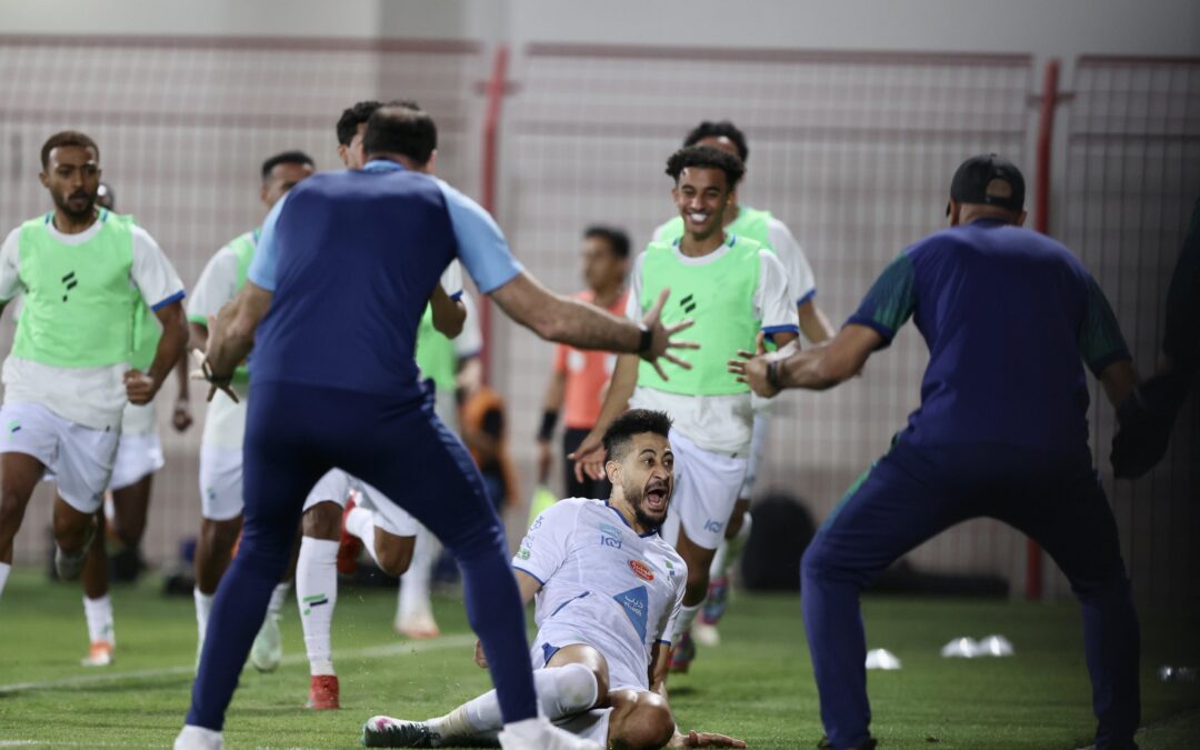 الفتح يهزم ضمك ويحجز بطاقة البقاء في الدوري