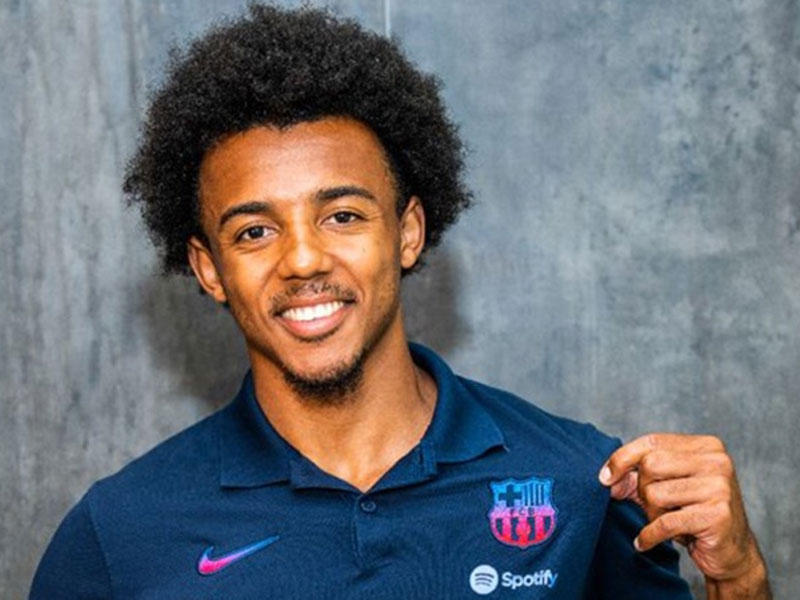 المدافع جول كوندي يغيب عن مباريات حاسمة لبرشلونة بسبب الإصابة