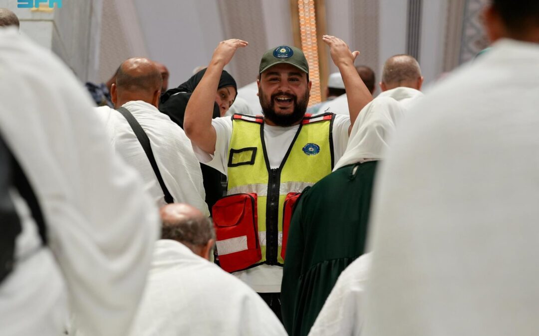 متطوعو الدفاع المدني يشاركون في خدمة ضيوف الرحمن لحج هذا العام 1446هـ