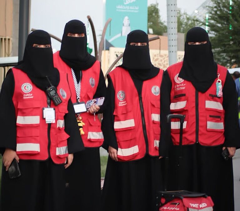 أكثر من 300 متطوع ومتطوعة يدعمون خطة “الهلال الأحمر” الإسعافية لصيف 2025 في الطائف