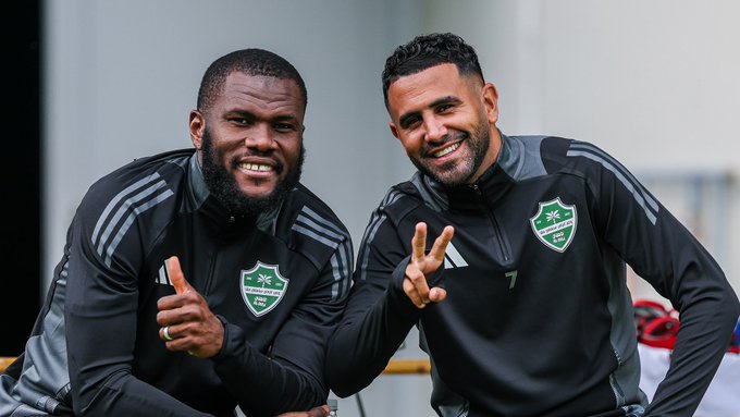 “رياض محرز” ينضم لتدريبات الأهلي قبل ودية تيرول النمساوي