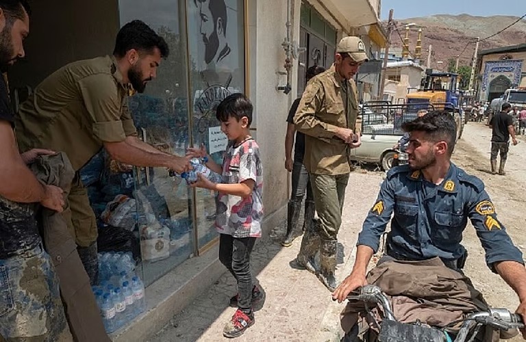 “إيران” تناشد سكان العاصمة طهران ترشيد استهلاك المياه أزمة حادة