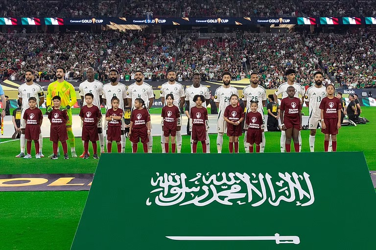 منتخب التشيك يجهز الأخضر لملحق المونديال