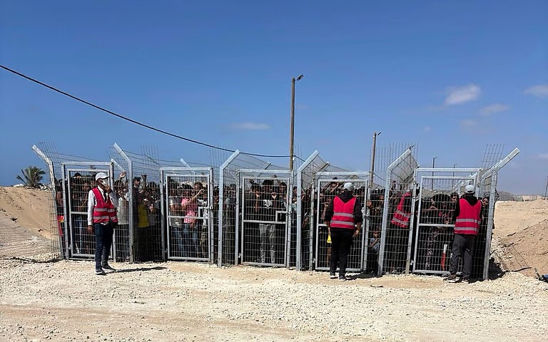 “تصميمه يفتقر للمعايير الإنسانية”.. كيف تستغل إسرائيل برنامج مؤسسة غزة للإغاثة في قتل الفلسطينيين؟