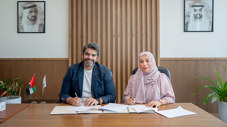 جمعية الصحفيين الإماراتية تعقد شراكة استراتيجية مع شبكة “ميديا فيرس” للذكاء الاصطناعي لتعزيز الابتكار الإعلامي والتدريب المهني