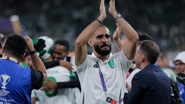 “الأهلي” يعلن رحيل محمد المجحد واللاعب يودّع النادي برسالة مؤثرة بعد 6 سنوات