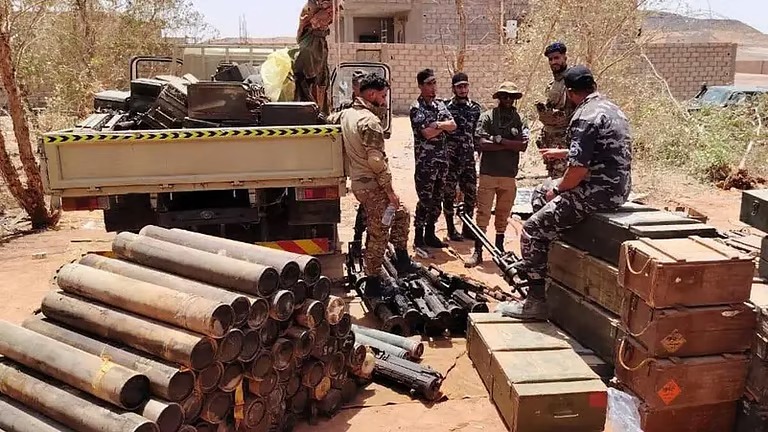 “الجيش الليبي” يضبط ترسانة مدفونة تحت منزل في سبها بعملية نوعية هي الأكبر منذ سنوات