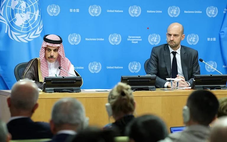 “مؤتمر حل الدولتين منصة حيوية لحشد التأييد الدولي”.. السعودية وفرنسا تقودان جهود الاعتراف بالدولة الفلسطينية