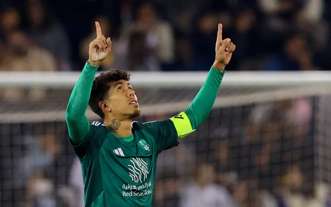 “فيرمينو” مهاجم الأهلي يقترب من الانتقال للدوري القطري