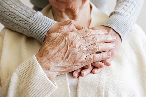 كُن عكّازًا وذاكرةً