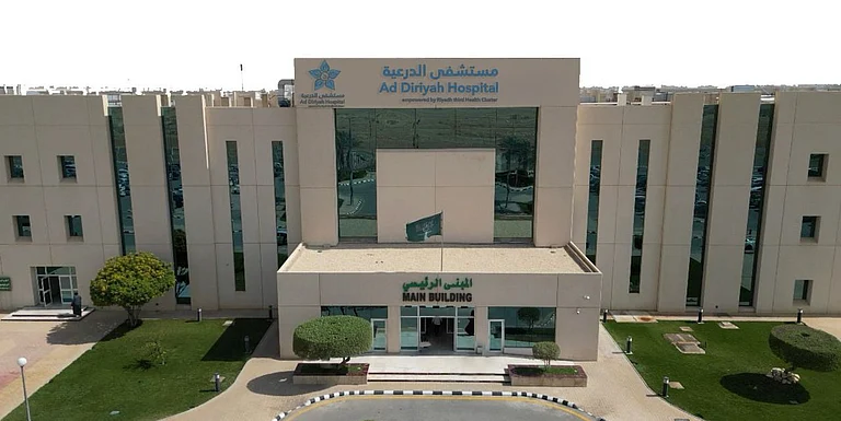 مستشفى الدرعية.. نجاح أول عملية استئصال ورم دماغي باستخدام نظام الملاحة العصبية