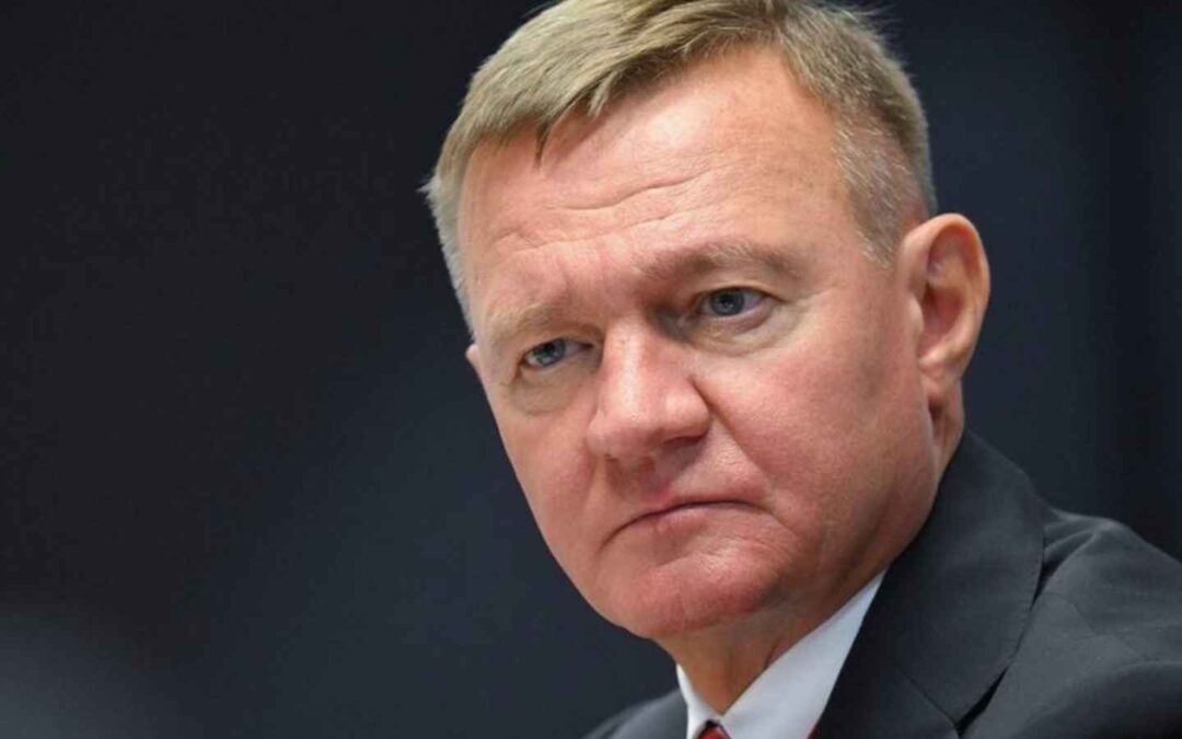 انتحار وزير النقل الروسي داخل سيارته بعد ساعات من قرار رئاسي بإقالته