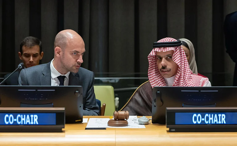“وزير الخارجية”: المؤتمر الدولي يدفع نحو الاعتراف بالدولة الفلسطينية وترسيخ مسار حل الدولتين