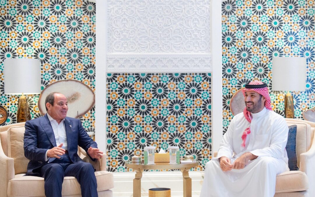 ولي العهد يستقبل رئيس مصر في قصر نيوم