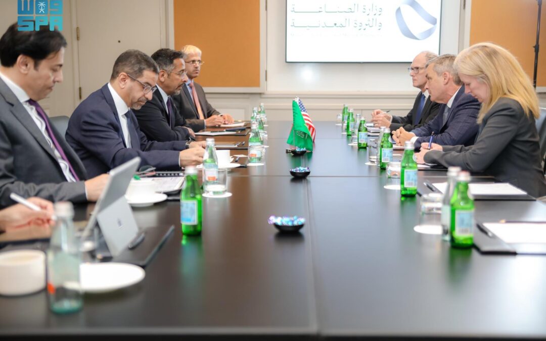 “وزير الصناعة” يبحث مع شركات أميركية فرص الاستثمار ونقل التقنية في قطاعي الصناعة والتعدين