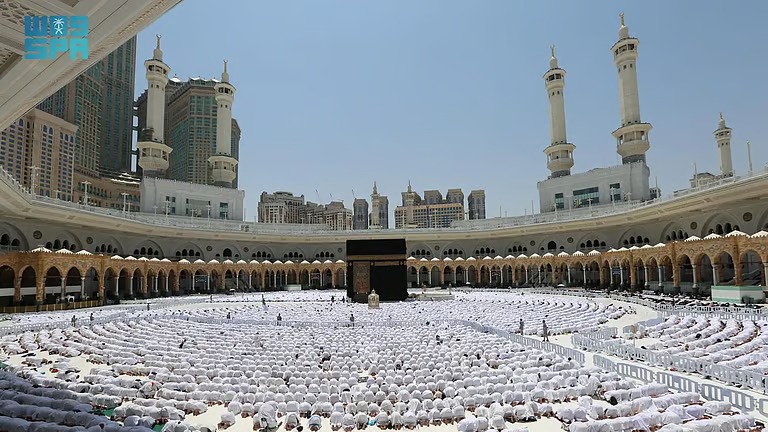 52.8 مليون قاصد للحرمين في صفر