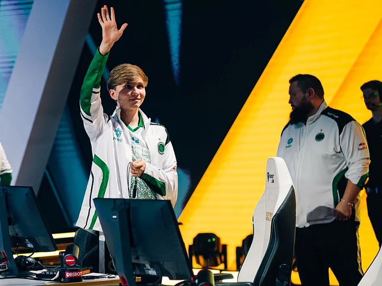 25 لقبًا تتوزع على أكثر من 2000 لاعب محترف وفرق في كأس العالم للرياضات الإلكترونية