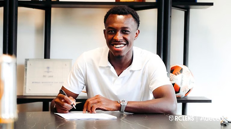 “سعود عبدالحميد” إلى لانس الفرنسي من روما لمدة موسم واحد