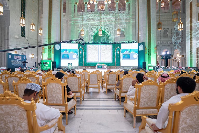 وزارة الشؤون الإسلامية تبث فعاليات مسابقة الملك عبدالعزيز الدولية للقرآن الكريم عبر شاشات عملاقة
