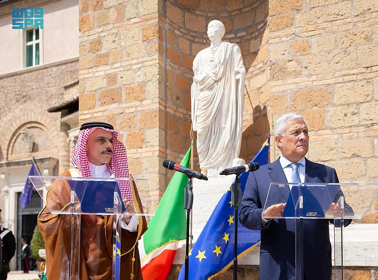 روما.. وزير الخارجية يلتقي نظيره الإيطالي ويعقدان جلسة مباحثات رسمية