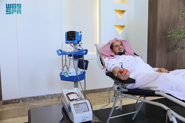النائب العام يشارك في حملة سمو ولي العهد للتبرع بالدم