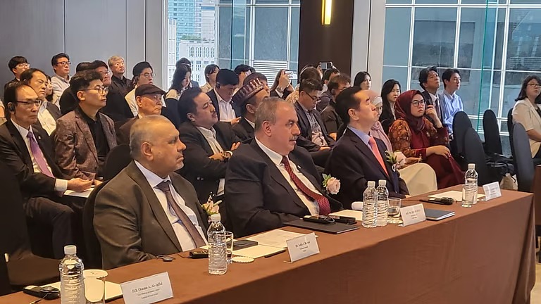 الأمين العام للندوة العالمية يشارك في احتفالية مرور سبعين عامًا على دخول الإسلام كوريا