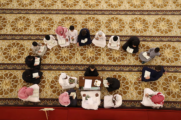 “الشؤون الإسلامية” بمكة تختتم الدورات الصيفية القرآنية لعام 1447هـ بإقامة 3941 حلقة قرآنية