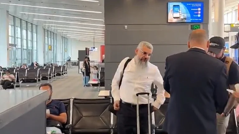 بعد أكثر من 20 عامًا في أميركا.. “حميدان التركي” في طريقه إلى المملكة