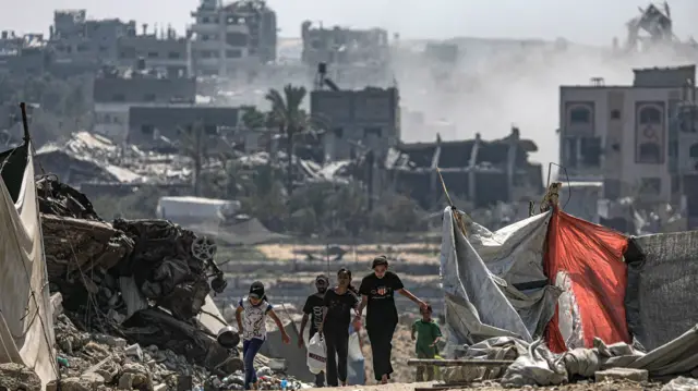 10 شهداء في قصف لقوات الاحتلال على مدينة غزة