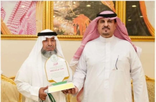 علي آل قمشة يتقاعد عن عمله بمحافظة بيشة
