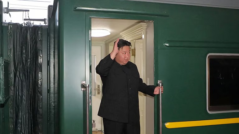 الزيارة الـ 11 للخارج.. كيم جونغ أون يغادر بيونغ يانغ متوجهاً إلى بكين بقطار خاص