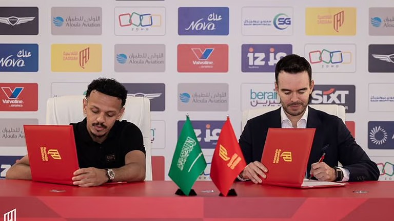 “21 لاعبًا” ينضمون إلى الأندية في اليوم الأخير من فترة التعاقدات الصيفية