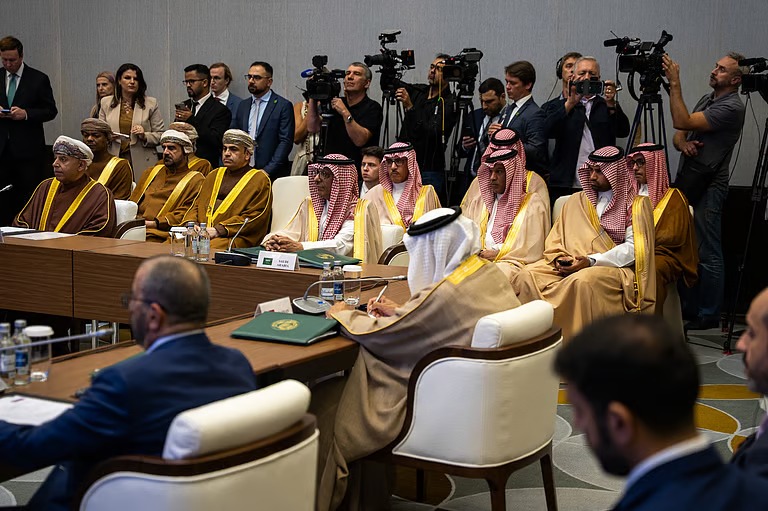 “الرسي” يشارك في اجتماع خليجي–روسي ويؤكد موقف المملكة تجاه غزة وقطر وسوريا
