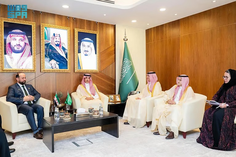 وزير الإعلام يبحث مع نظيره السوري تعزيز التعاون الإعلامي المشترك