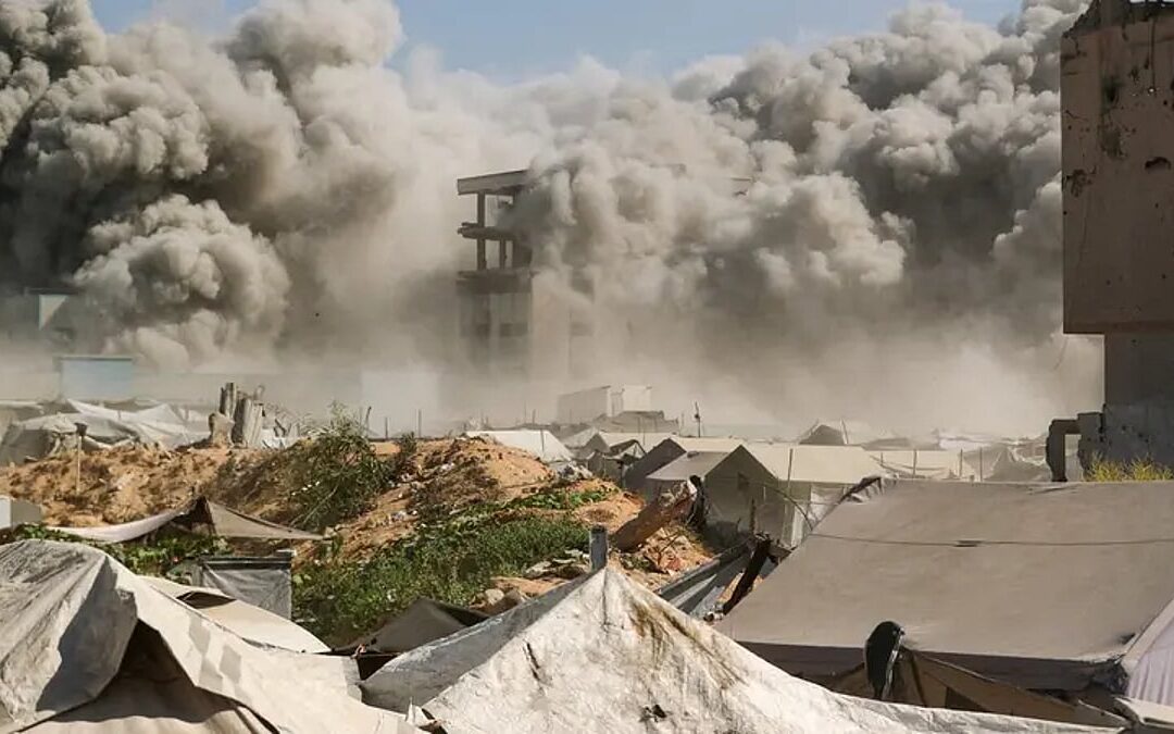 الاحتلال يقصف “برج السلام” وسط غزة.. و”نتنياهو”: هذا مجرد البداية