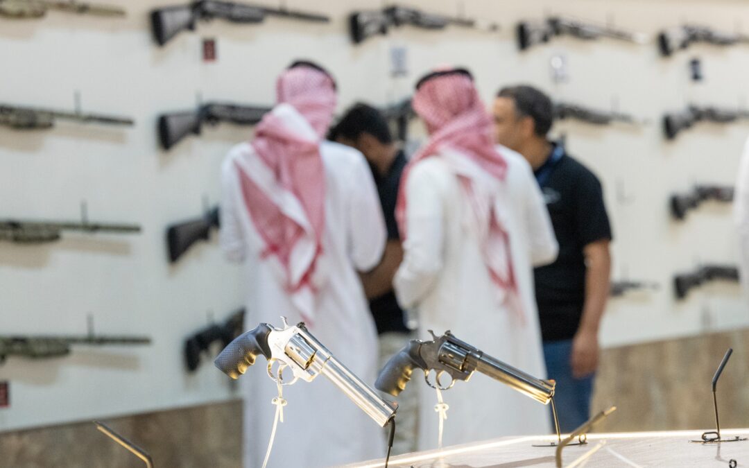 600 قطعة سلاح صيد متنوعة بمعرض الصقور والصيد السعودي الدولي 2025