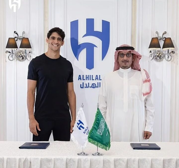 الهلال بعد تجديد عقد “بونو” يغرد: “مرمانا آمن حتى عام 2028”