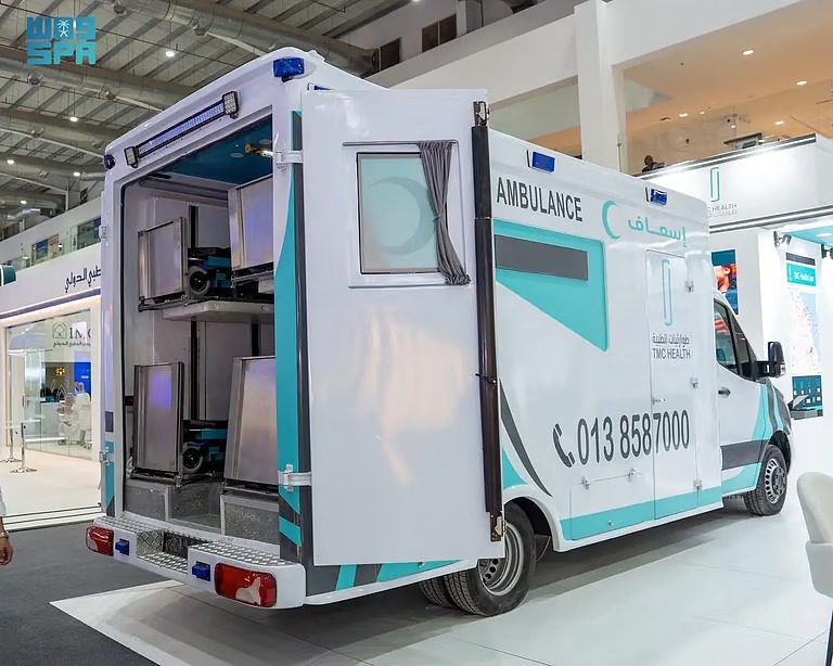 ابتكارات طبية من 130 دولة في “الصحة العالمي 2025”.. بينها إسعاف ينقل 4 مرضى دفعة واحدة