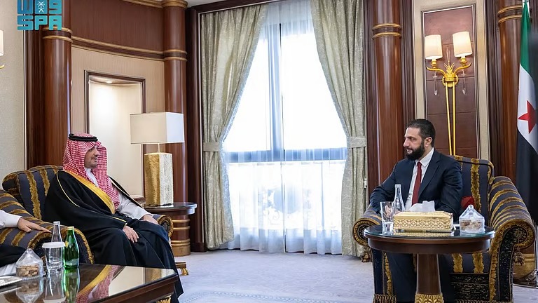 “وزير الداخلية” يلتقي الرئيس السوري لبحث التعاون الأمني