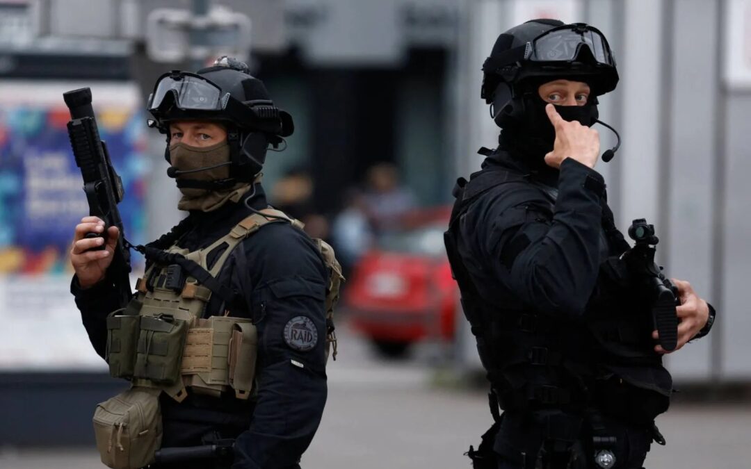 توقيف شرطيَّيْن فرنسيَّيْن بتهمة اغتصاب امرأة