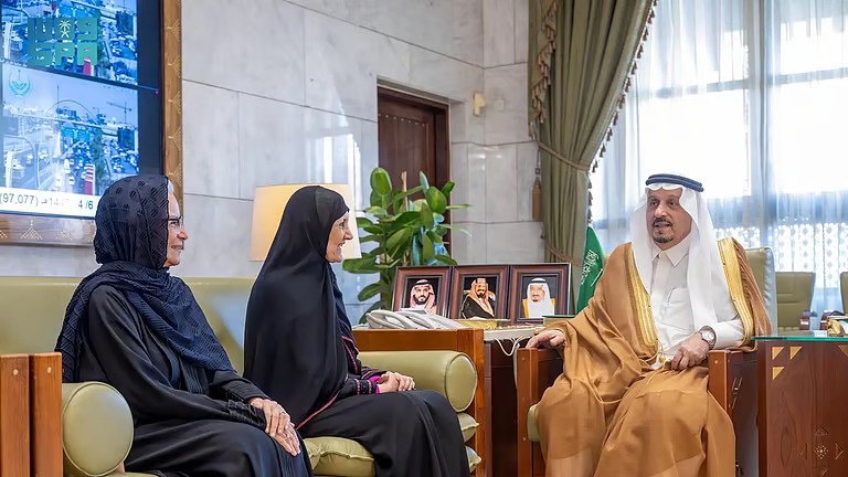 “أمير الرياض” يدشّن الحملة الوطنية التوعوية بسرطان الثدي 2025